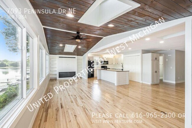 Foto del edificio - 7093 Peninsula Dr NE