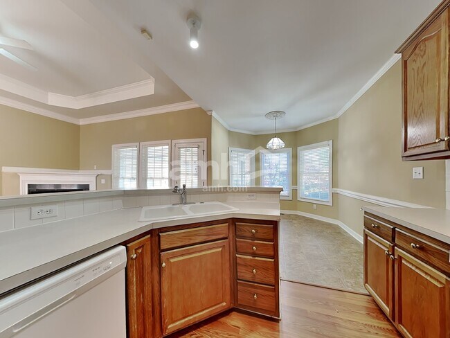 Building Photo - 4700 Greenfield Way Dr