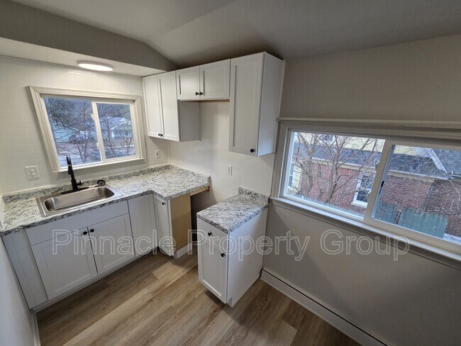 Foto del edificio - 834 N Leroy St