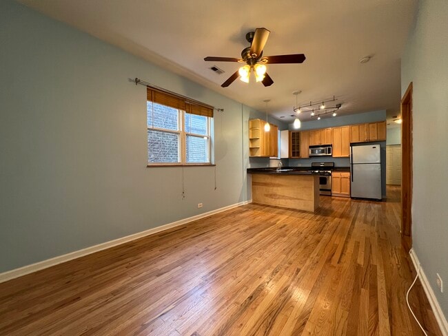 Open Concept Dinning & Kitchen - 905 N Racine Ave