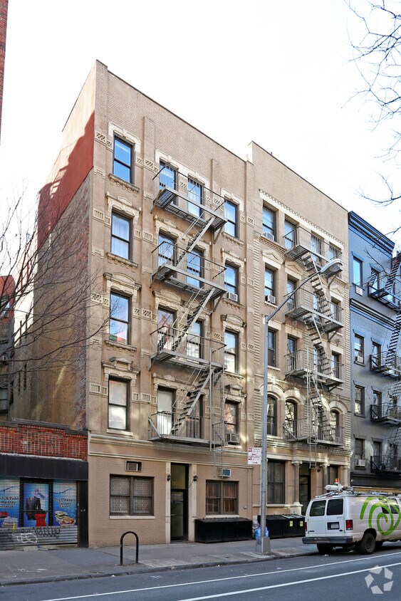 Foto principal - 304 West 21st Street