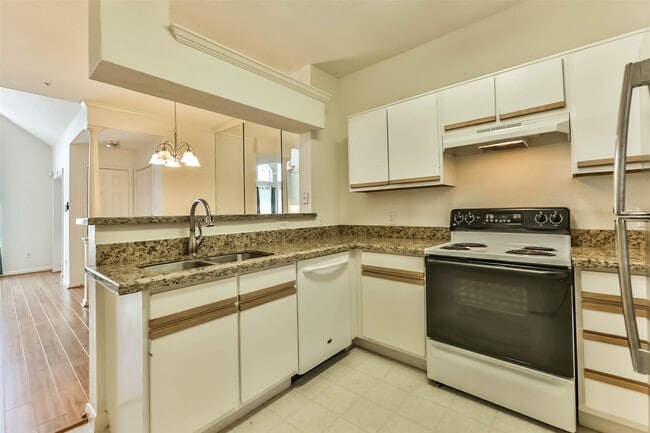 Building Photo - 1330 Old Spanish Trl