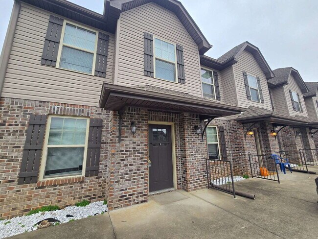 Foto del edificio - 1771-D SPRING WATER DR, CLARKSVILLE, TN 37040