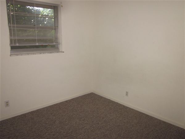Building Photo - 2412 Mount Claire Ave