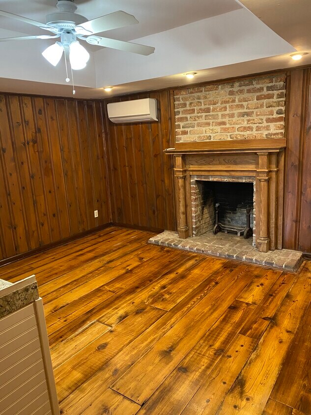 Primary Photo - 410 E 56th St