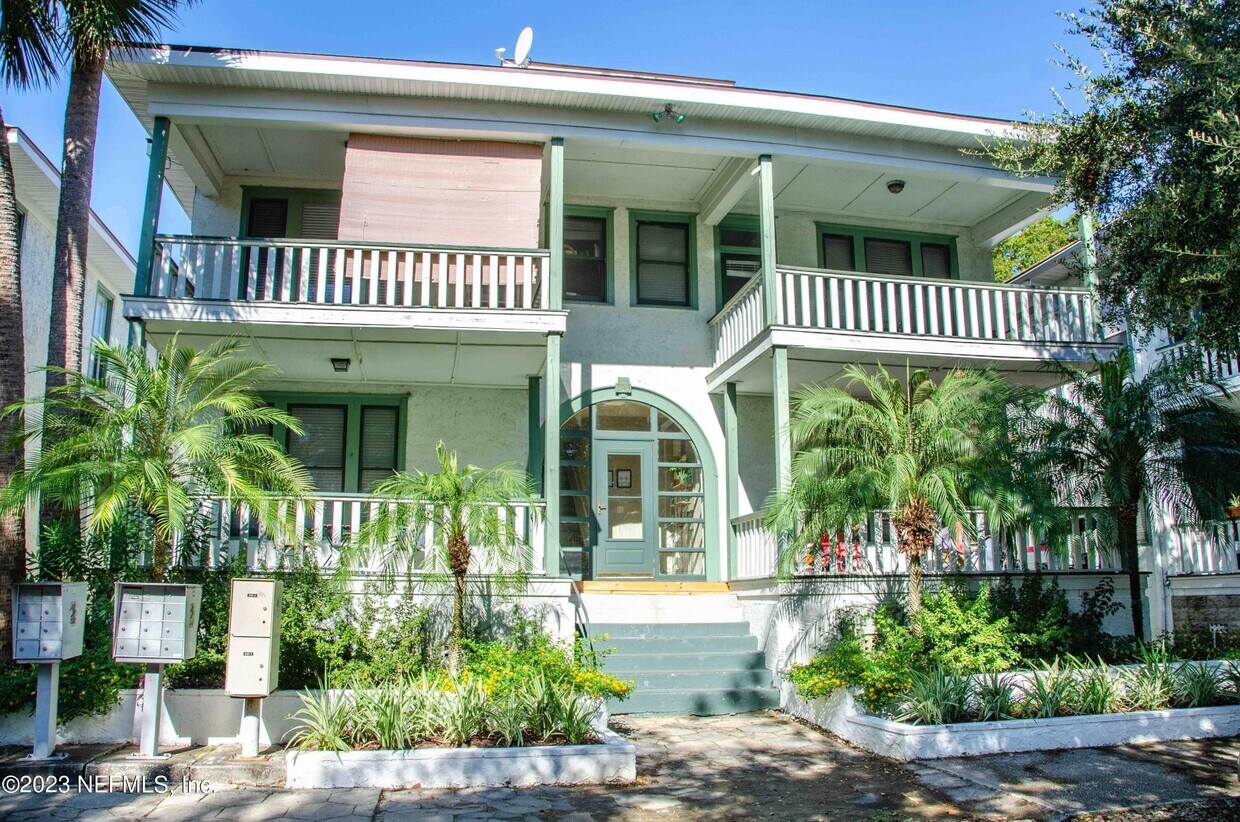 Foto principal - 2749 Vernon Terrace
