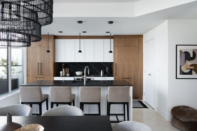 Building Photo - 162 Victory Ship Way