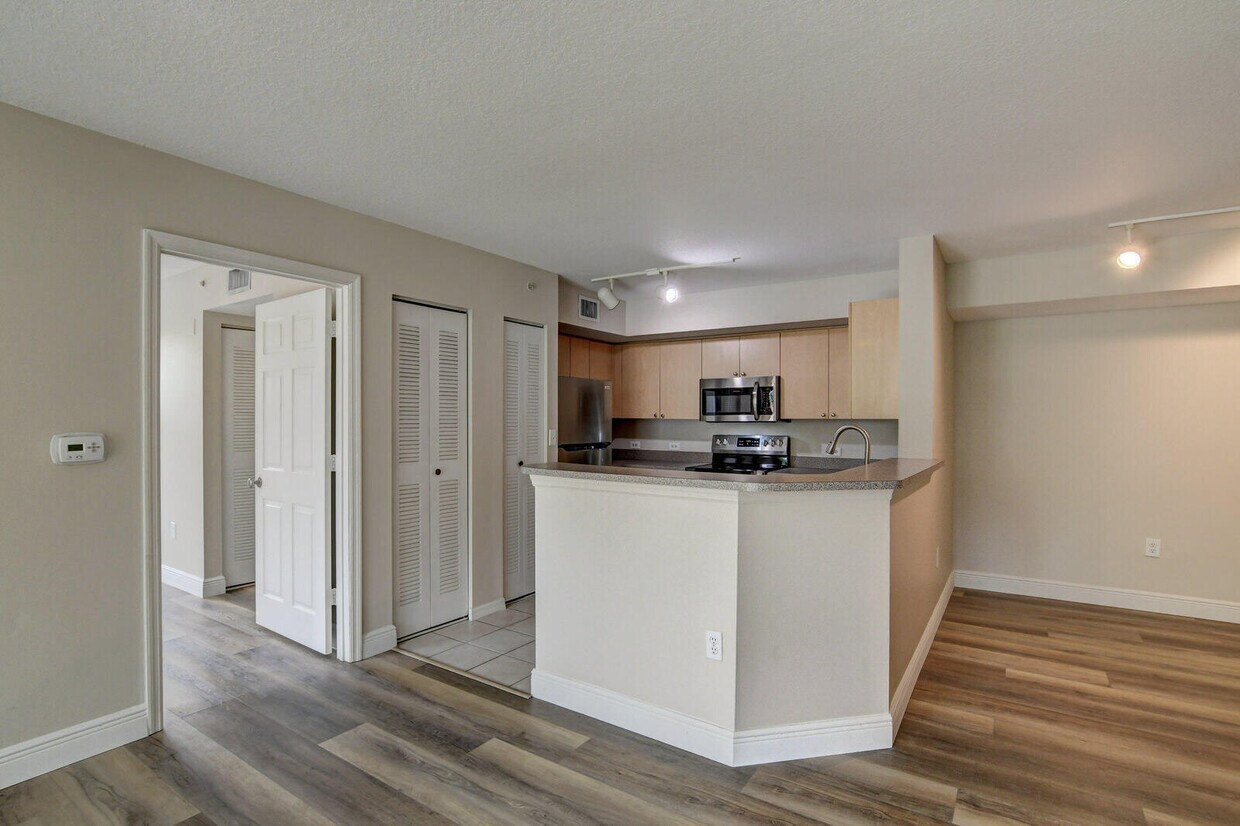 1016 Villa Cir, Boynton Beach, FL 33435 Condo for Rent in Boynton