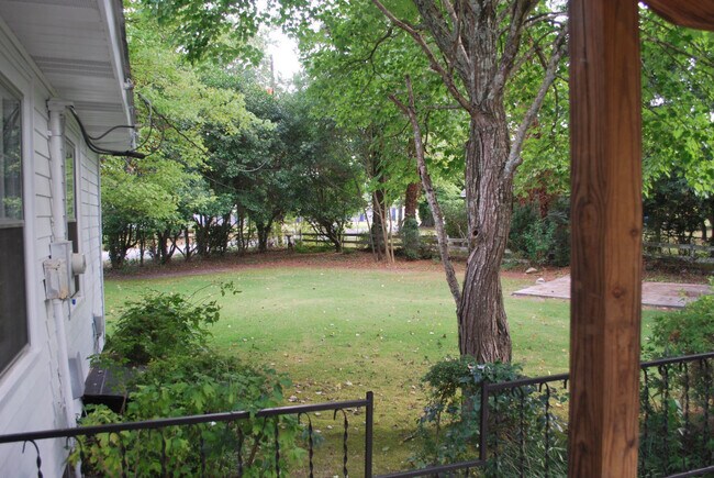 Foto del edificio - 903 Sunset Dr