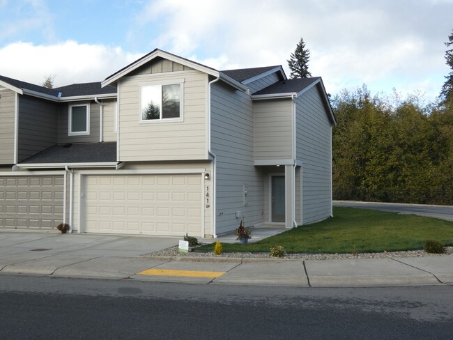 Building Photo - Newly  Constructed in Central Neighborhood