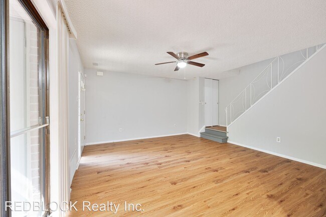 Foto del edificio - 2 br, 1.5 bath House - 3333 Comly Rd  Unit 42