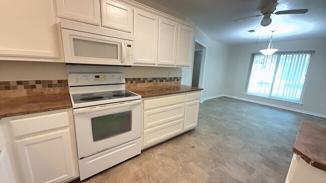 Foto del edificio - Newly upgraded 3-bedroom by City Park!