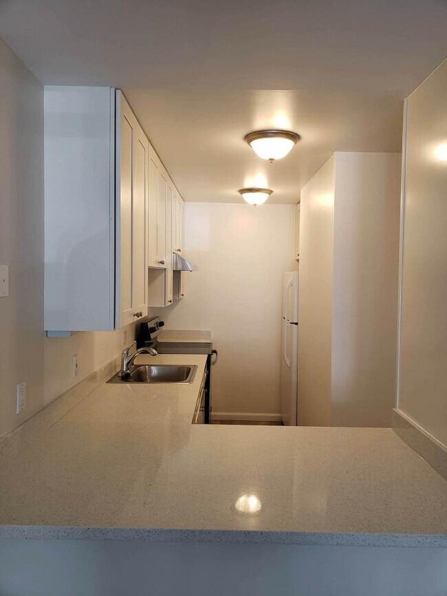 Building Photo - 1 bedroom in San Francisco CA 94115