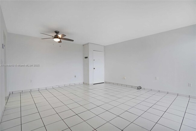 Foto del edificio - 750 NW 43rd Ave