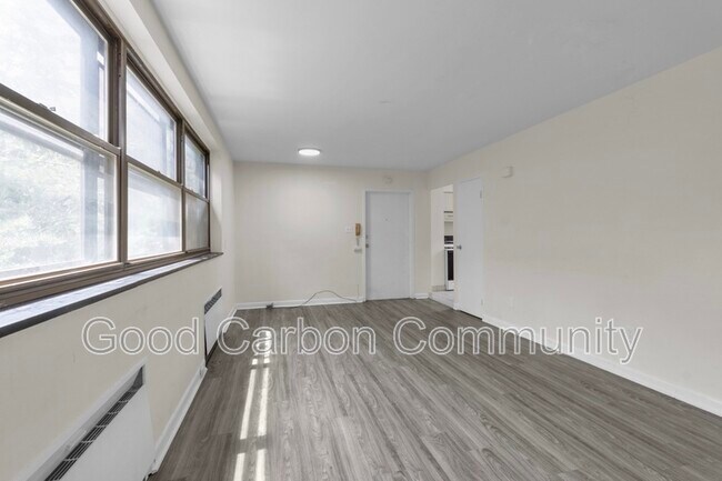Building Photo - 1022 Delaware Ave