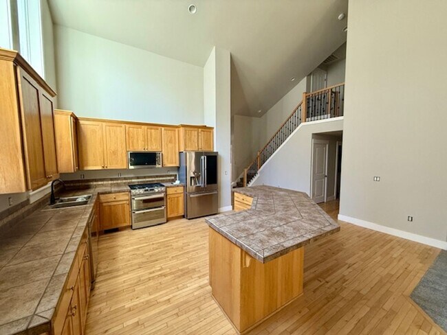 Foto del edificio - Stunning Home in Sisters w/new Paint and C...
