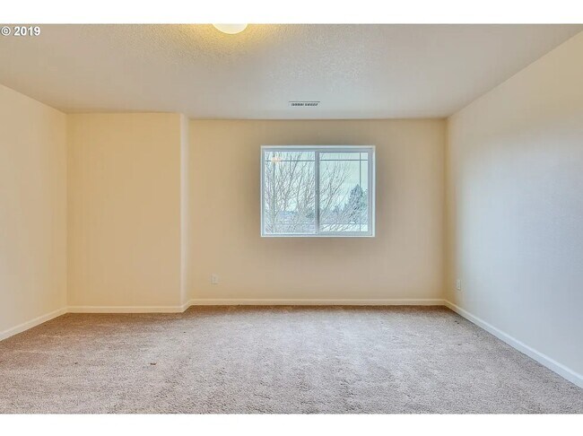 Building Photo - 5113 SE Lone Oak St