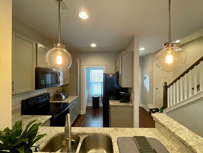 Building Photo - 922 Governors Ct