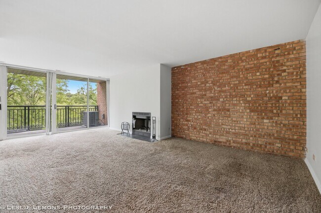 Foto del edificio - 5950 Oakwood Dr