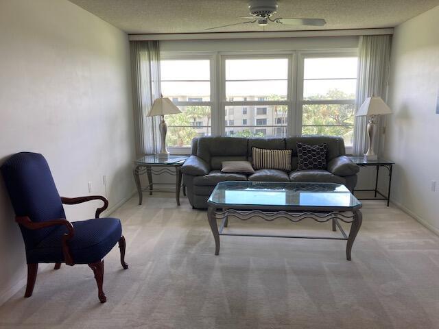 Foto del edificio - 3511 Village Blvd