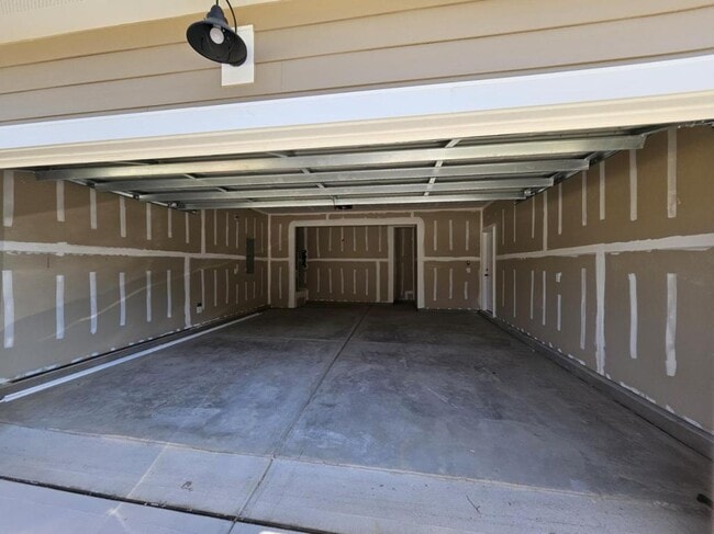 Building Photo - 1433 Rhodes Pond St