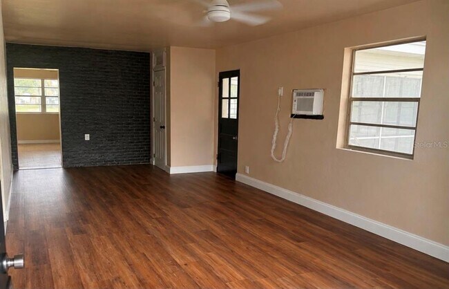 Foto del edificio - 1718 Kentucky Ave