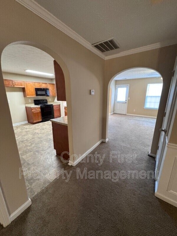 Foto del edificio - 7411 Garnet Dr