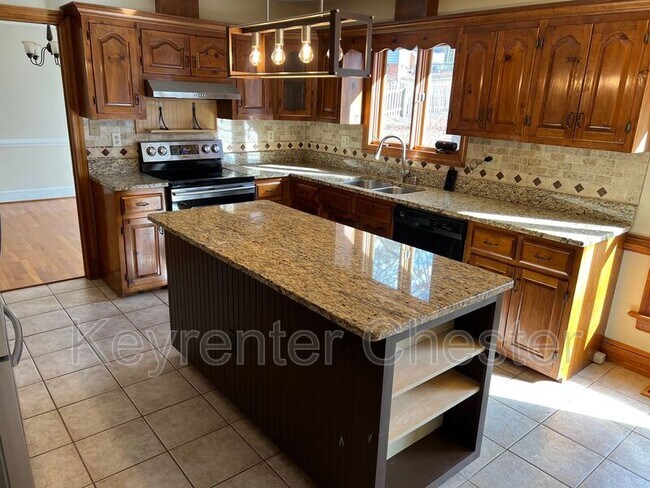 Foto del edificio - 4313 Stoney Creek Pkwy