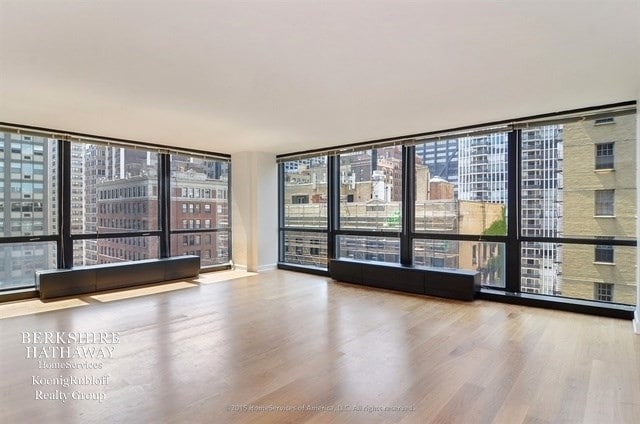 Building Photo - 910 N Lake Shore