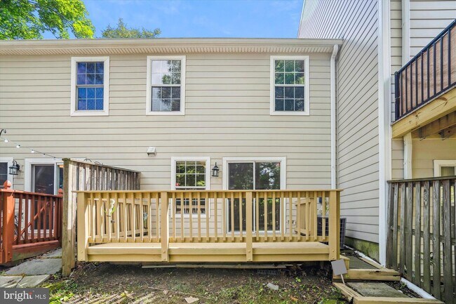 Building Photo - 4870 Dorsey Hall Dr