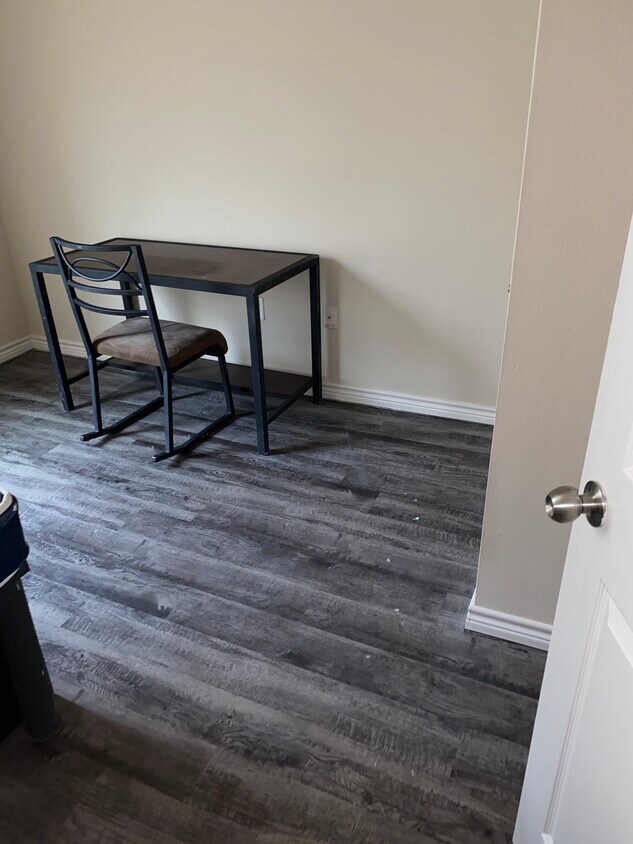 bedroom upon first arrival (june 1, 2021) - 401 N Bryant Ave