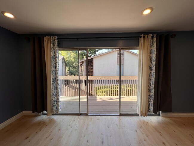 Building Photo - 1068 Cabrillo Park Dr