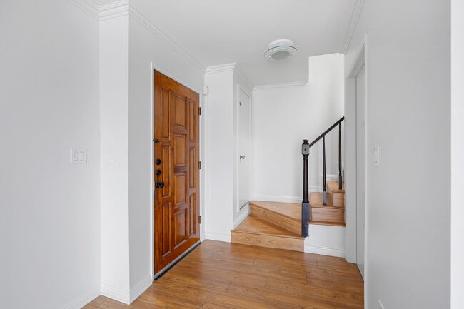 Foto del edificio - 13203 Vanowen St