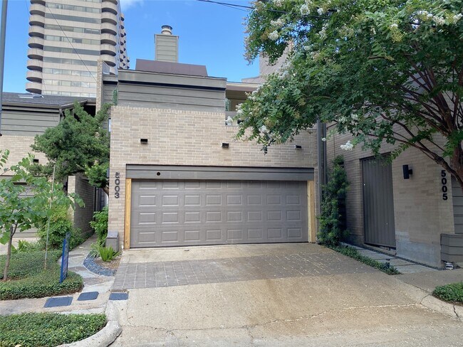 Foto del edificio - 5003 Yoakum Blvd