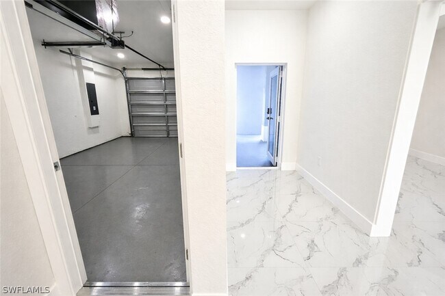 Foto del edificio - 2421 Milton Ave S