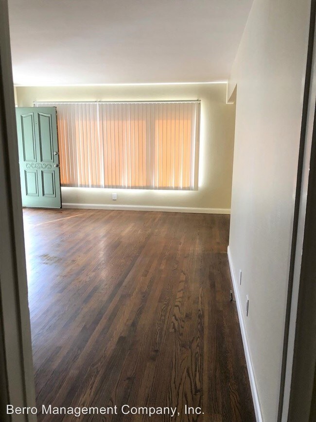 Foto del edificio - 129 Bennett Ave