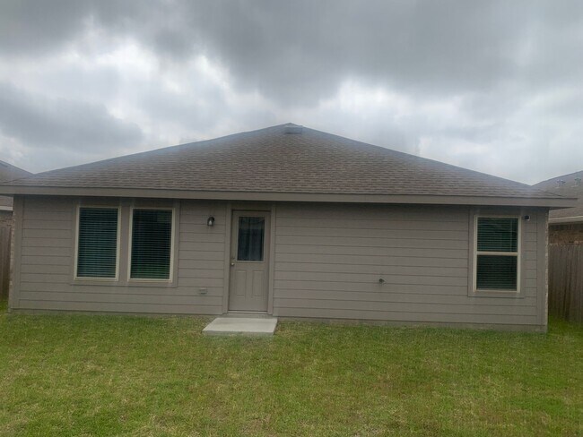 Foto del edificio - 3 Bedroom Single Family Home in Baytown
