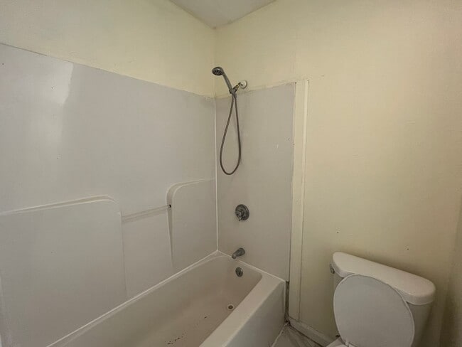 Building Photo - 99 Lounsbury Ave