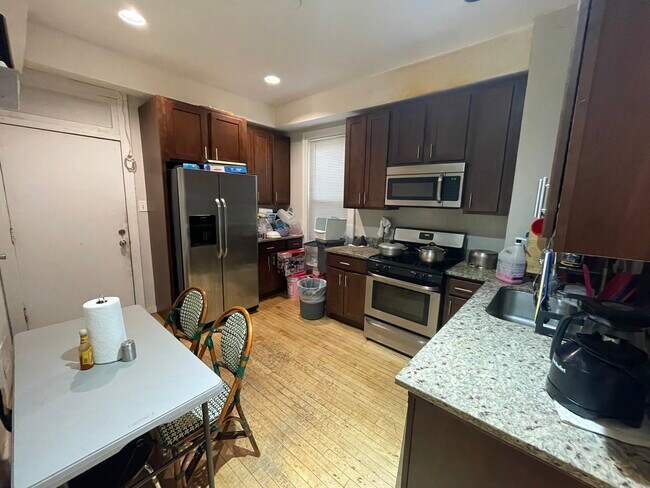 Foto del edificio - 937 N Ashland Ave