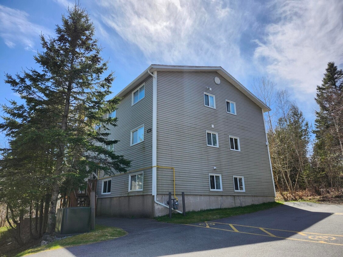 Photo principale - 1066 Somerset St