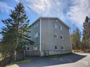 Building Photo - 1066 Somerset St