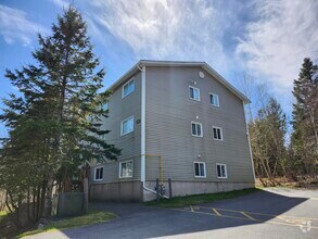 Building Photo - 1066 Somerset St
