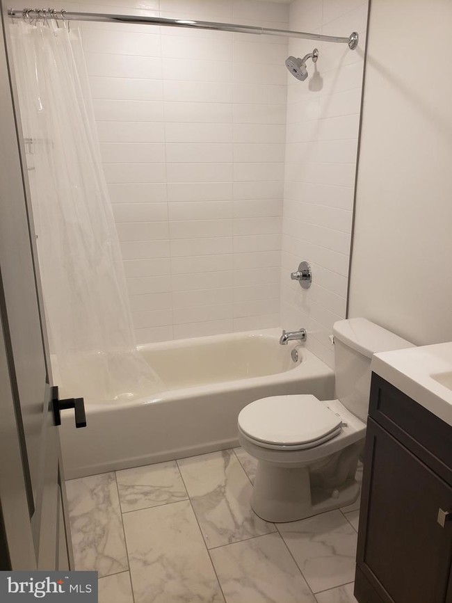 Foto del edificio - 4840 Umbria St