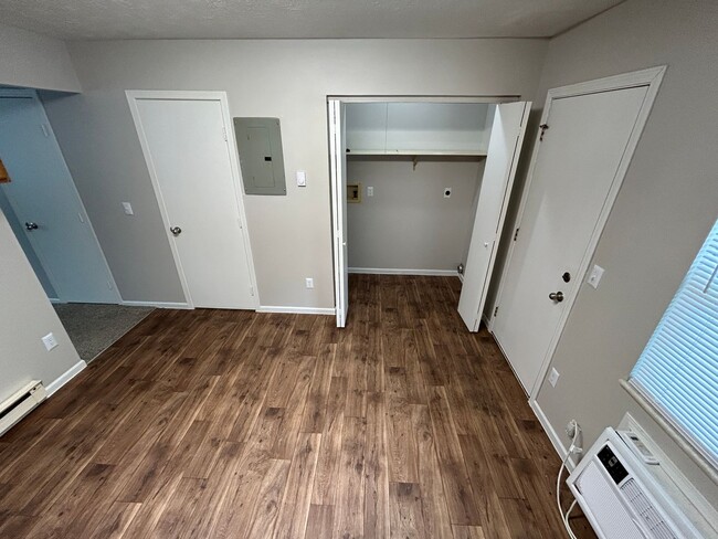 Building Photo - Spacious 2-Bedroom Living in a Quiet Commu...