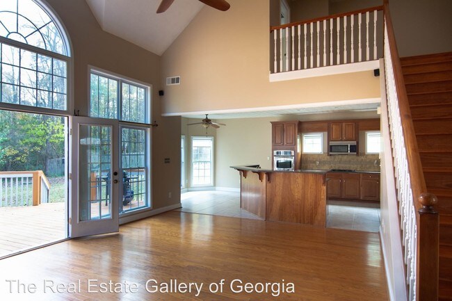 Building Photo - 4 br, 3.5 bath House - 140 Lang Dr