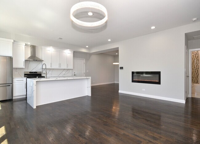 Foto del edificio - 7427 W Addison St