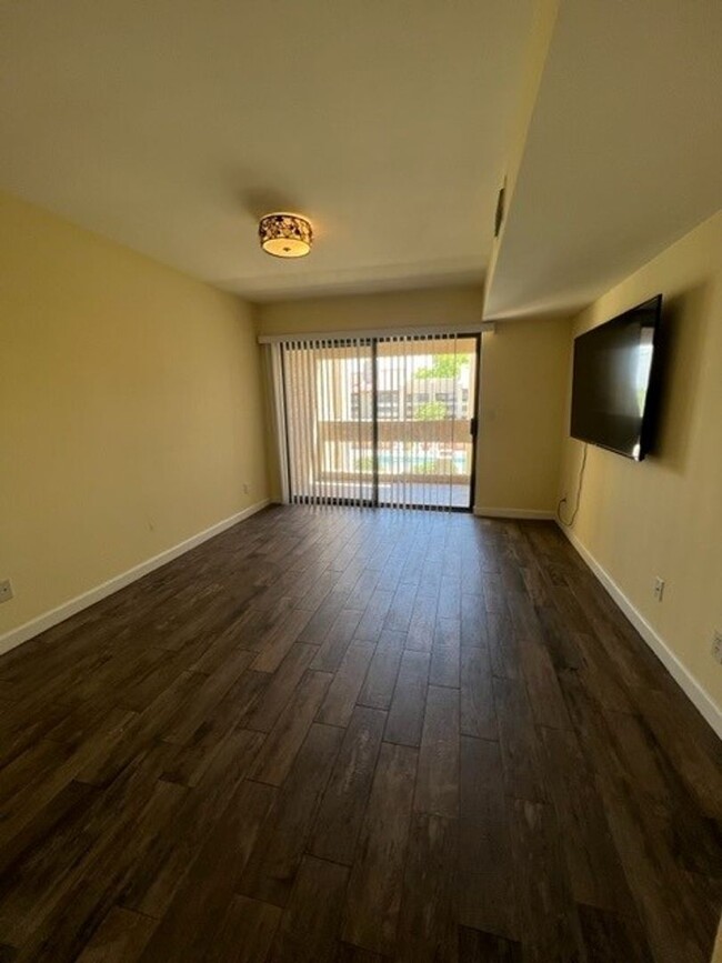 Foto del edificio - Stylish 2 Bed, 2 Bath Oasis in the Heart o...