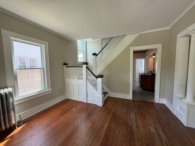 Entry - 341 Broad St