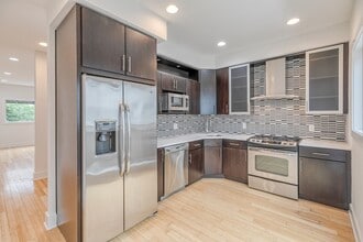 Building Photo - 412 N Front St