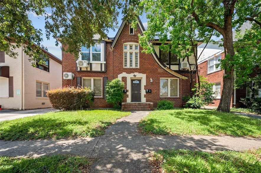 Primary Photo - 907 W Gray St